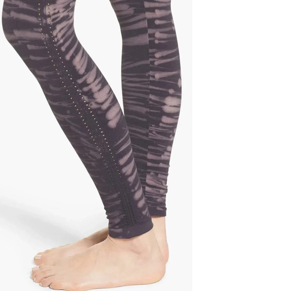 NEW Free People Tie Dye Leggings Movement Washed Barley XS Small High Waist. - Picture 3 of 12